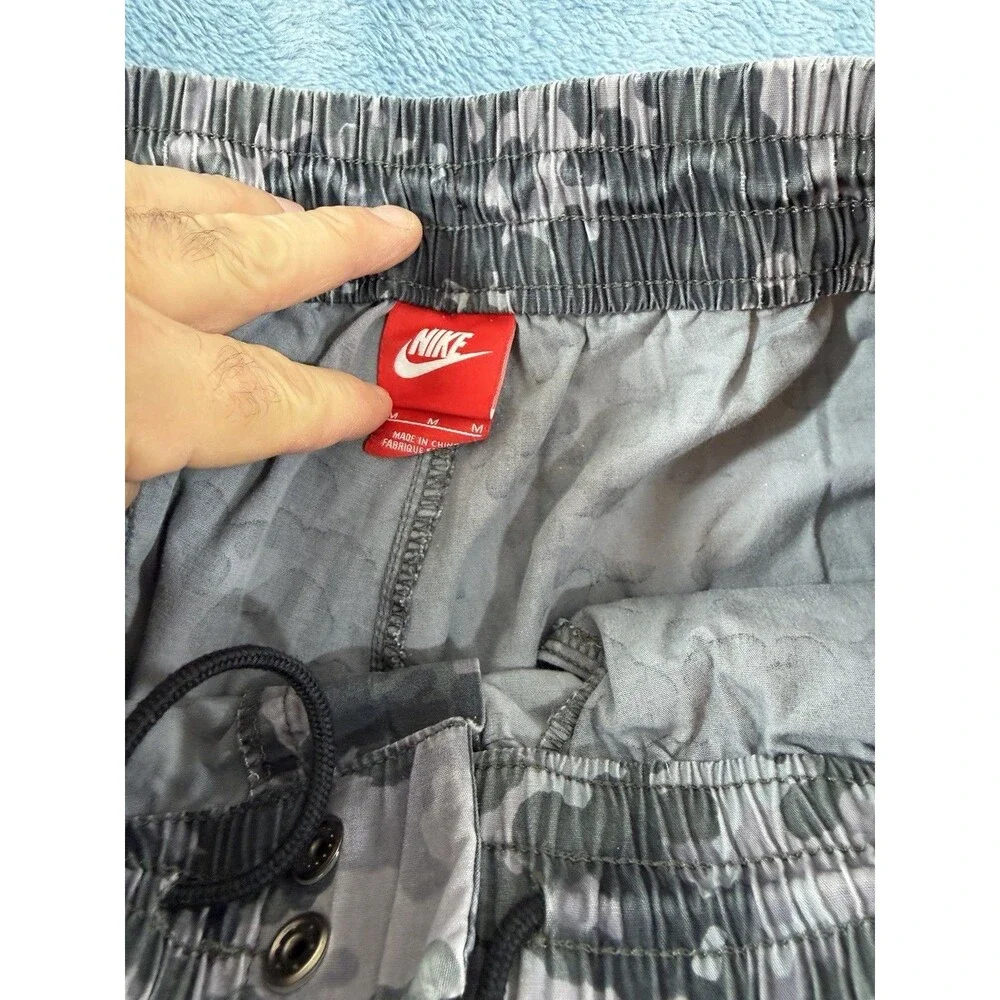 Nike Club Woven Cargo Joggers Mens Medium M Gray Camo Digital Camouflage 636225